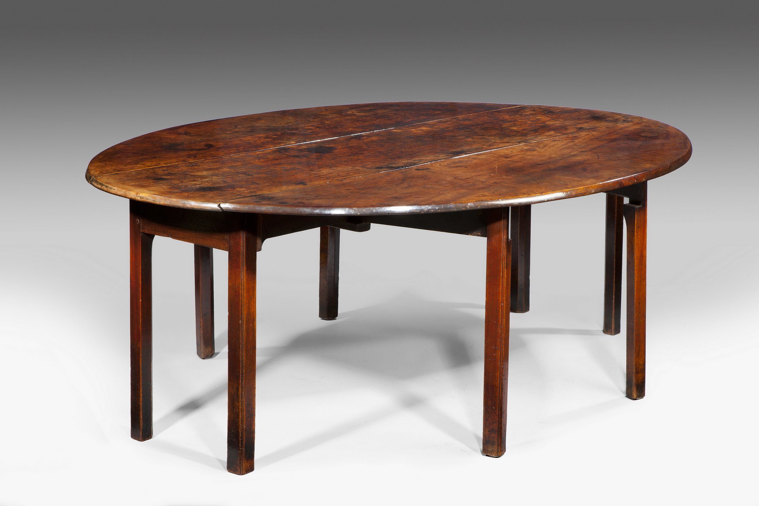 18th century Hunt table