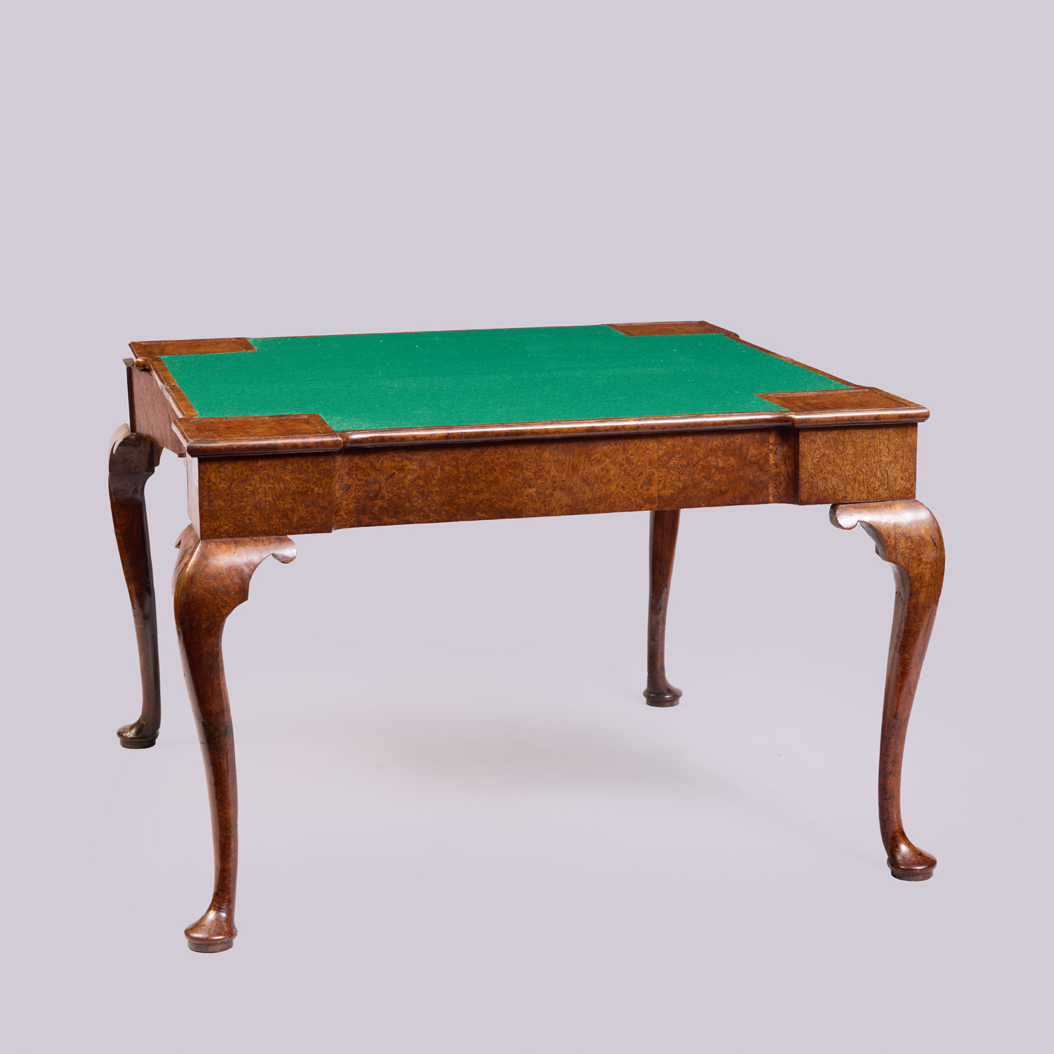 George I Thuya Games Table